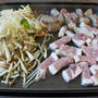 朝から焼肉パーティー＼(^o^)／カルディの焼肉ザ・パンチが美味しいです(^^)