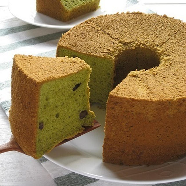 抹茶とあずきのシフォンケーキ