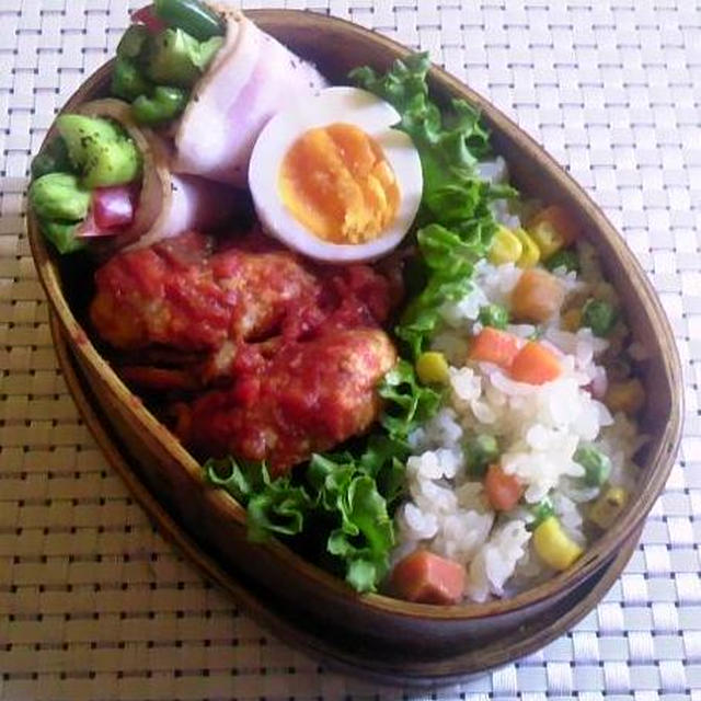 8.11　チキンバーグのトマト煮とチャーハンのお弁当
