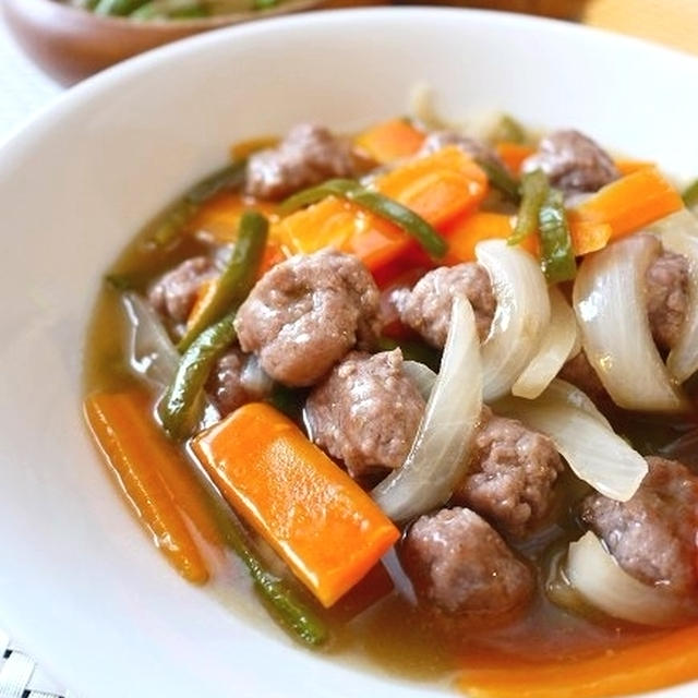 ちっちゃな肉団子のとろ～り甘酢あんかけと、大根と水菜の胡麻ドレサラダ