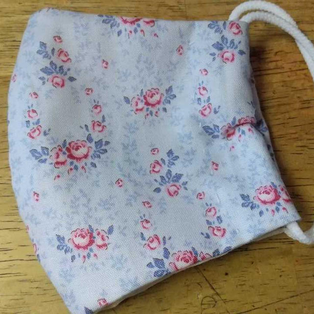 手作りマスクをいただきました。