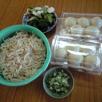 手打ちうどんとおまんじゅう