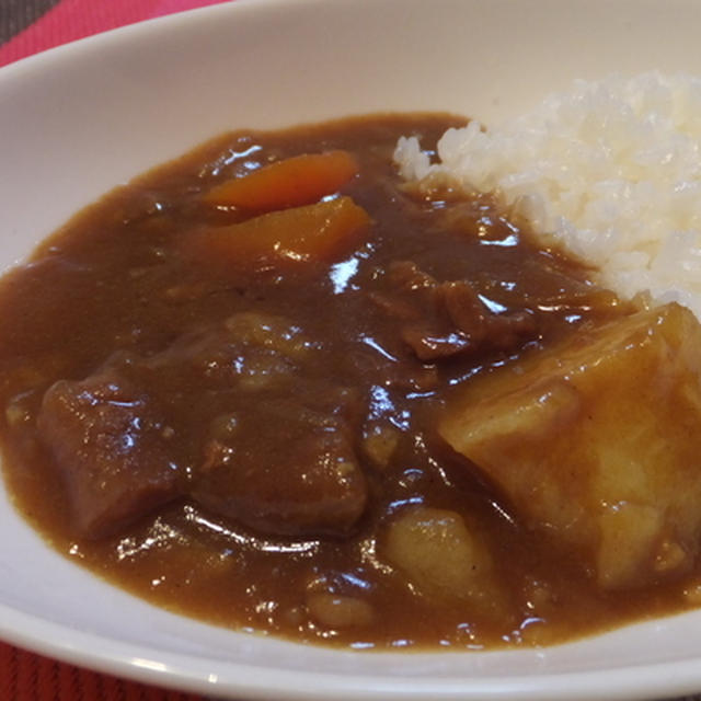 トロトロうまうま牛すじカレー！