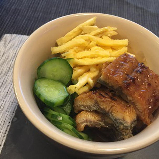 テレビで長岡花火と晩御飯
