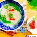 涼しげに泳ぐ金魚鉢