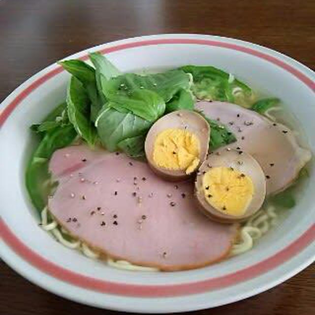 バジルで爽やか塩ラーメン(笑)