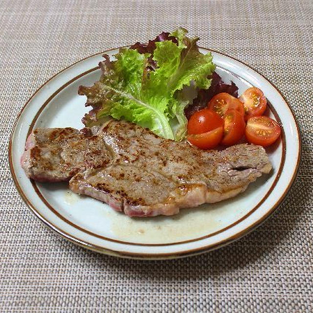 国産じゃないけど・・・ご馳走ステーキの晩ごはん