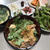 親子丼とサラダ。家庭菜園の収穫写真