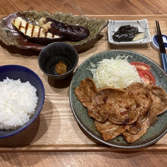 【献立】豚肉の生姜焼き、茄子のグリル、きゅうりの醤油漬け、茄子のお漬物、ワイン