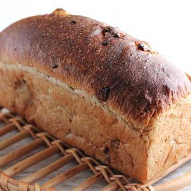 パン教室で「いちじくとクルミのしっとり食パン」