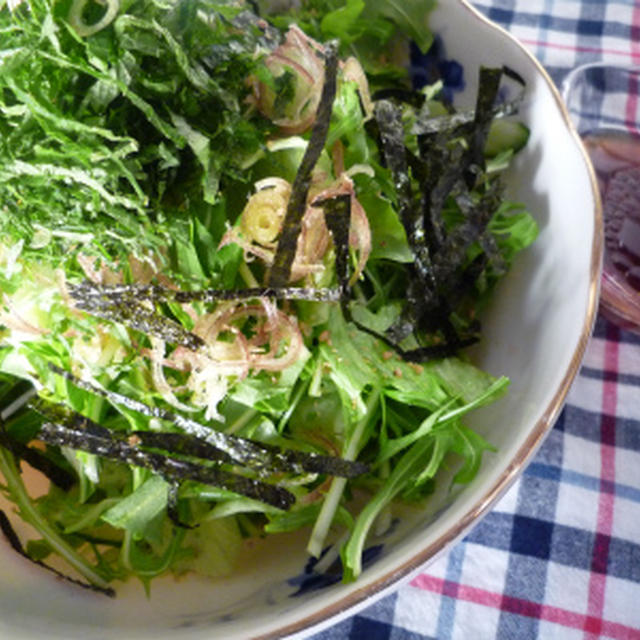 ぽん酢で簡単♪　水菜と香味野菜のサラダ
