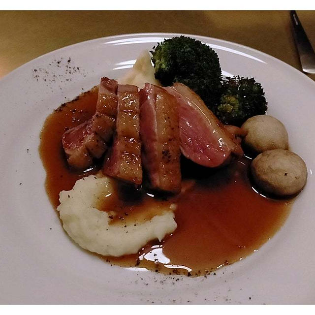 〚Bar飯〛食事の美味しいバー「OkSan（オケサン）」 麻布店