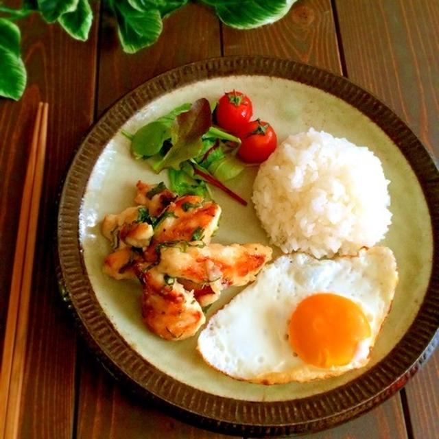 鶏胸肉と大葉の塩焼き&おにぎりランチ♡