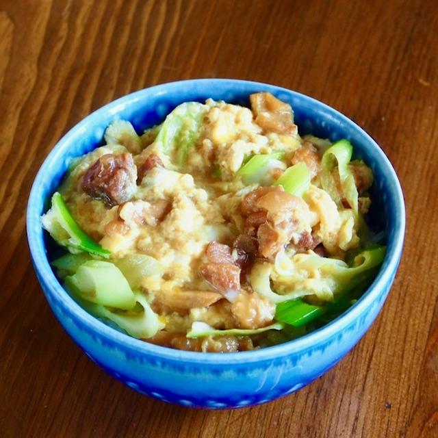 【缶詰・アレンジレシピ】やきとり缶で作れる「簡単親子丼」