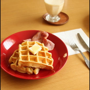 ワッフルプレートでパンケーキを焼く