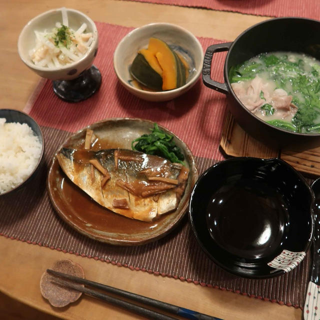 真鯖の味噌煮と豚とクレソンの小鍋の晩ご飯　と　ロニセラ・フレグランスの花♪