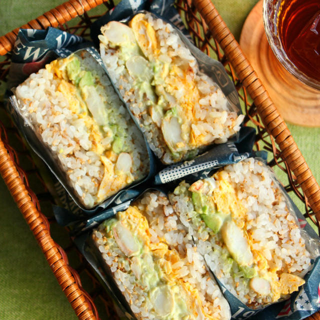 ピクニックやお弁当にぴったりおにぎり（レシピあり）