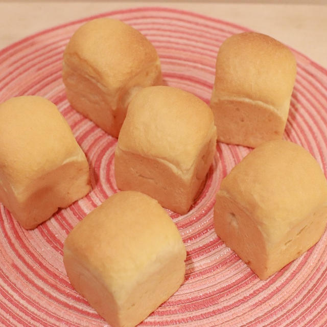 可愛いミニミニ山食パン焼いたよ～ポロンとパパ待ち