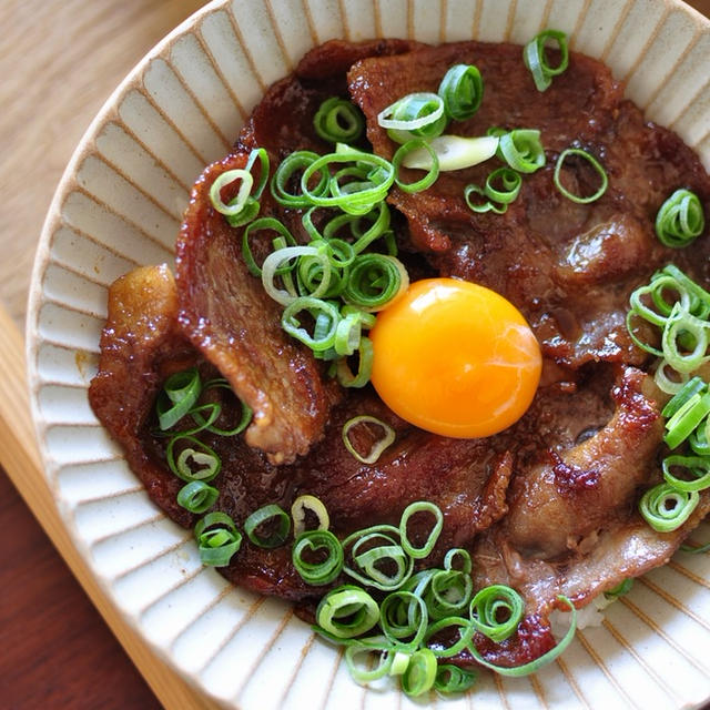 休日のランチにお勧め！10分で完成【スタミナポーク丼】と昨日の晩ごはん