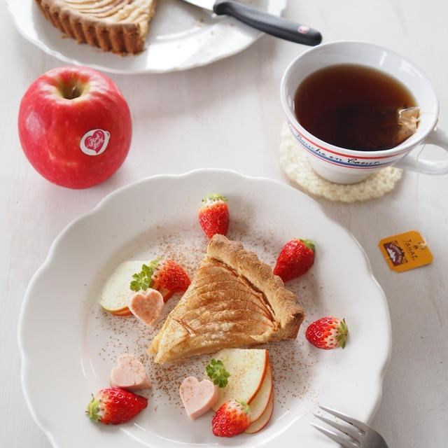 ピンクレディー　de　ノンバターのりんごのタルト。。。