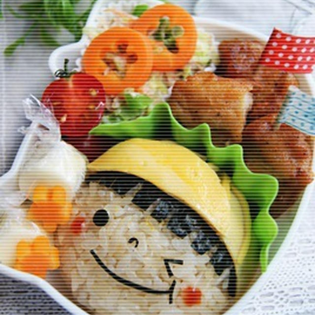 黄帽子のお弁当と学習机のこと