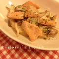 秋のお弁当に♪鮭と舞茸のガーリックマヨ炒め by FUKIKO．さん