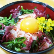釜揚げ桜エビと海藻サラダのたまごかけ～
