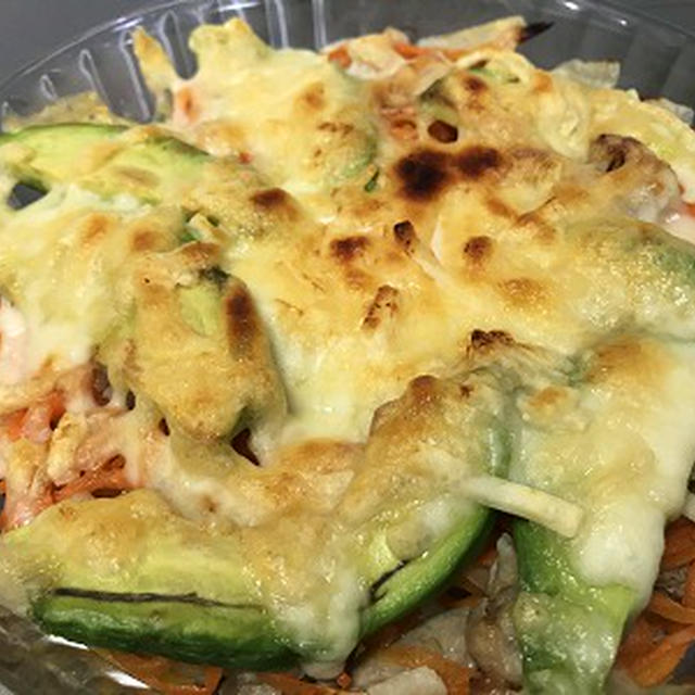 頂いた大きな人参で人参とアボカドのチーズ焼き♪