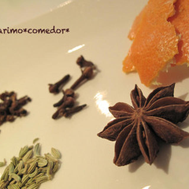 五香粉 = five-spice powder