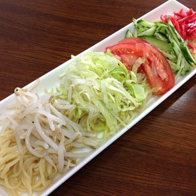 ミツカン「ぶっかけつゆ 鶏しお」でサラダ冷めん