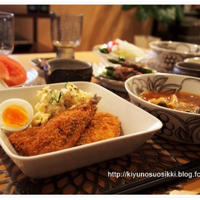 食べるスープと揚げ物2種でカフェ風夜ごはん。