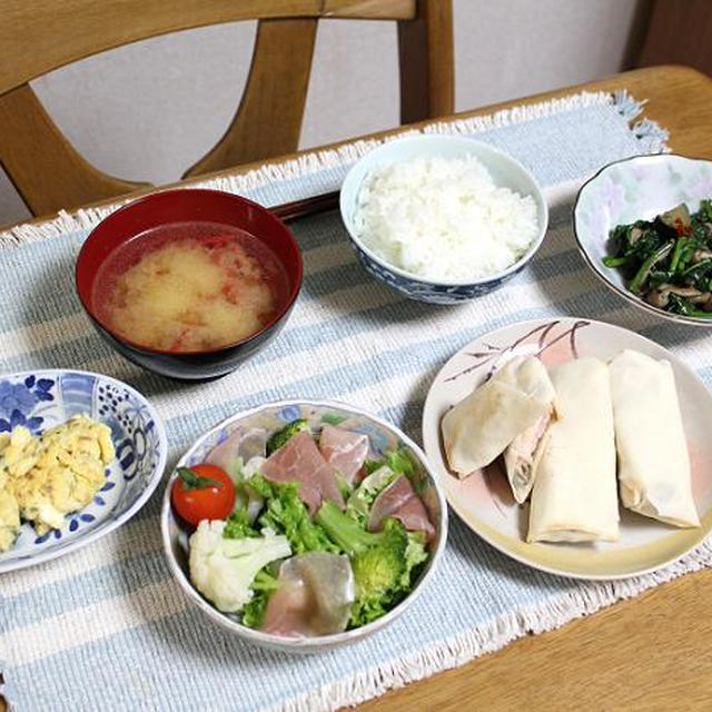 ベーコンポテトの春巻きとふんわり卵焼きとほうれん草のぺペロンチーノ炒めでうちごはん（レシピ付）