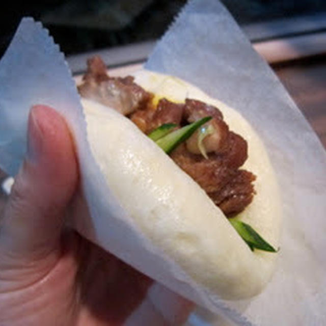 Chicken Steamed Bun 鶏の八角煮まん