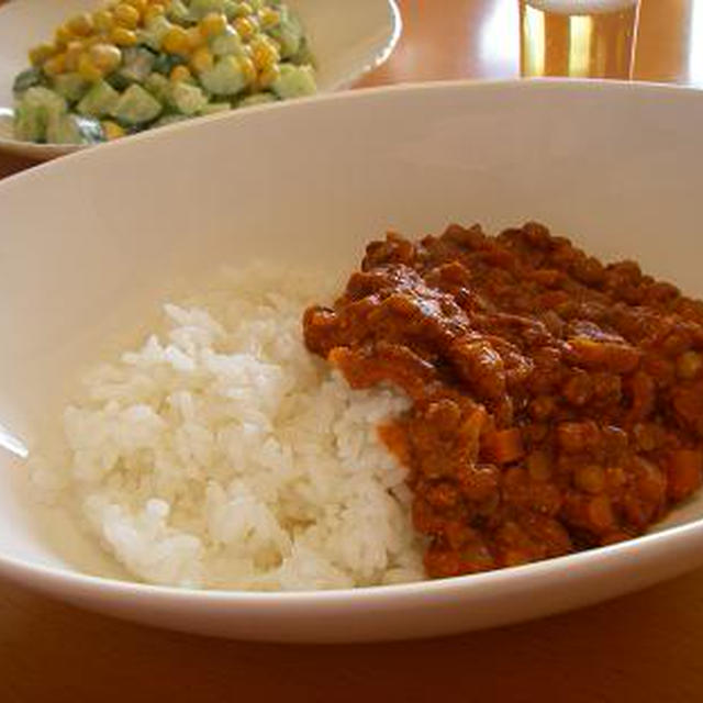 ランチは、豆カレーとビール！