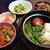 何食べたらいいかで？？？ミニ焼肉丼とミニ湯豆腐