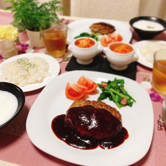 ハンバーグの夕ご飯