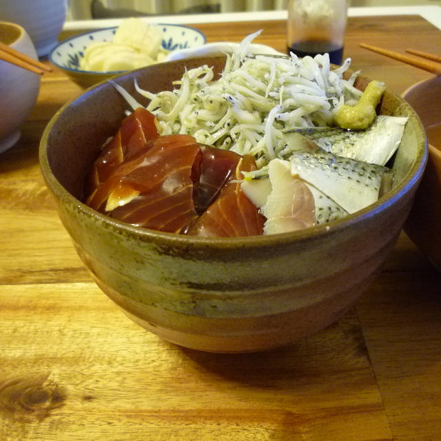 漬けマグロの海鮮丼