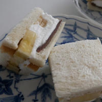 スライス生チョコレート入りマシュマロチョコバナナサンド