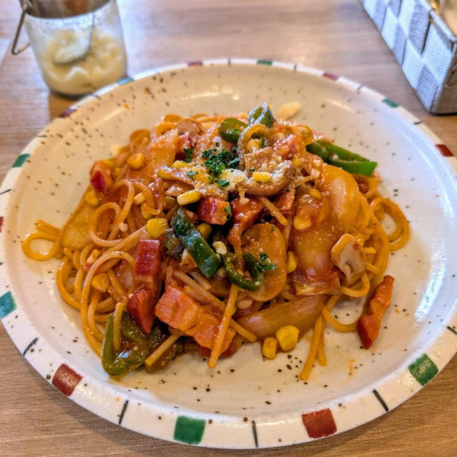 【西鎌倉】ナル・プー・ラ＠ハワイアンテイストの居心地良い洋食屋で味わう、ボリューム満点のナポリタン