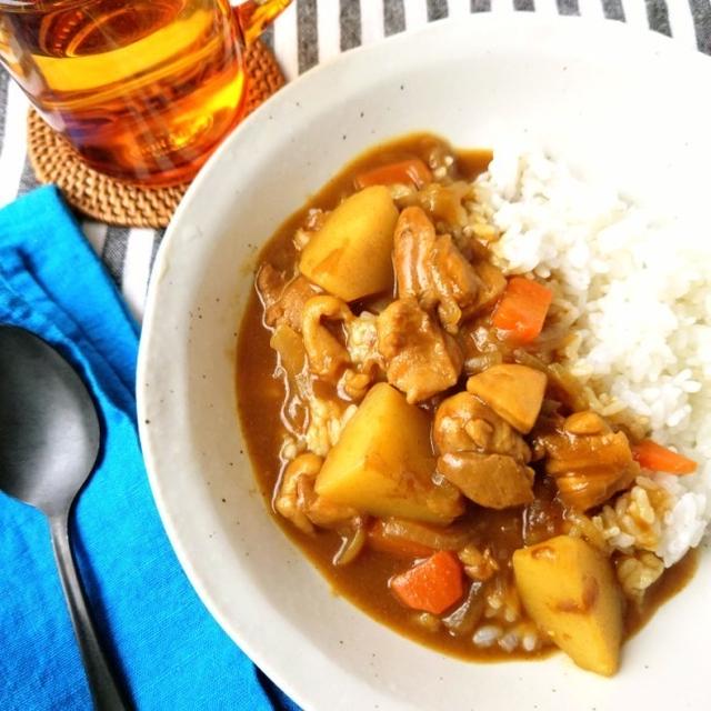 S&B赤缶カレーで、カレーライス