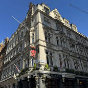 UK Walkerコラム更新「観光の合間に一杯！？イギリスのパブ完全ガイド」