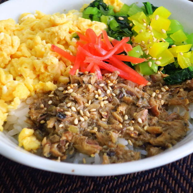 サバ缶そぼろの三色丼