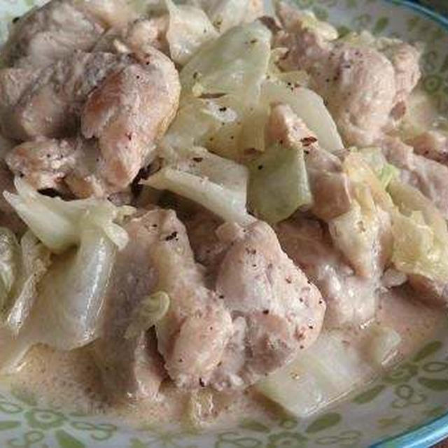 つゆだくにヤミツキ♪　鶏もも肉とキャベツのポンマヨ炒め