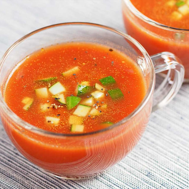 暑い時には簡単冷製トマトスープでビタミン、ミネラル補給！ほとんど混ぜるだけ
