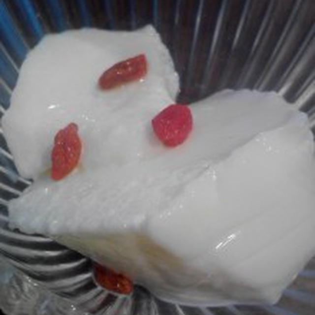 今日の食後のデザートは杏仁！！！
