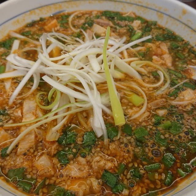 冬の福しんといえば、旨辛ニラそば。