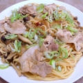 豚とぶなしめじの生姜焼き風パスタ