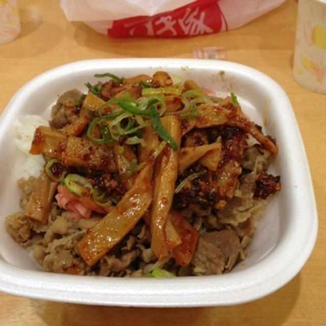 すき家の食べラーメンマ牛丼♪