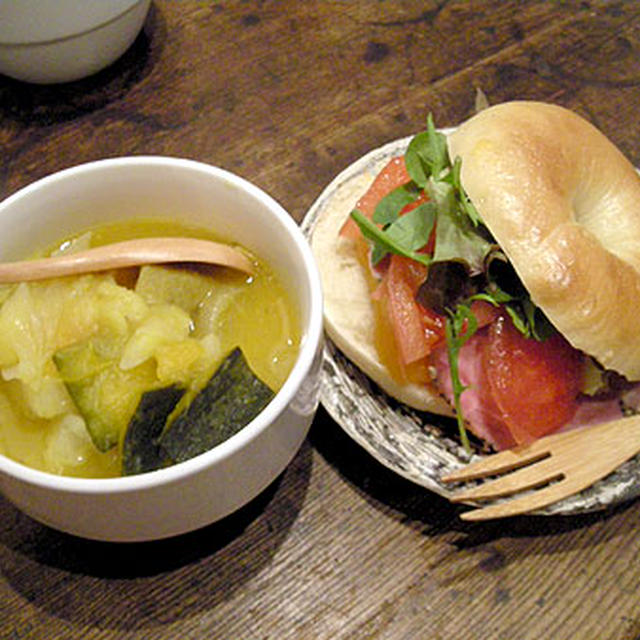 古民家カフェのベーグルランチ