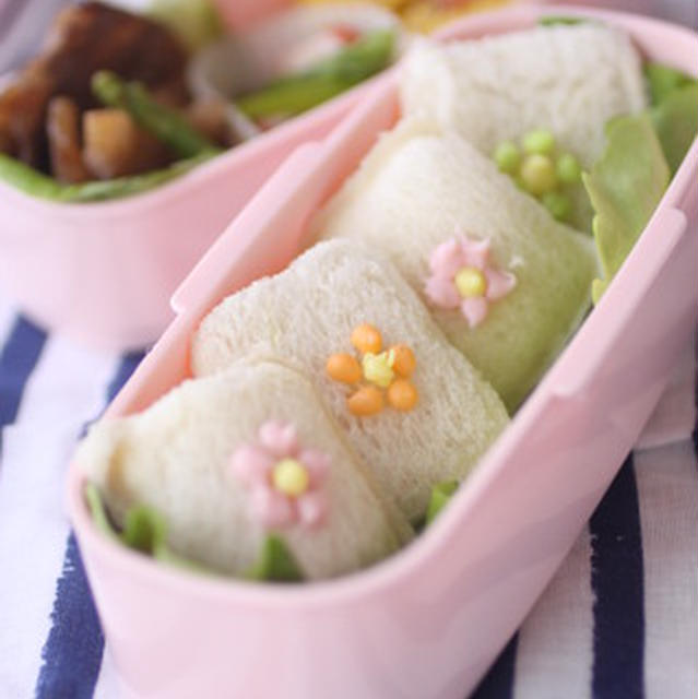 ひとくちお花のサンドイッチ　と　自慢飛行。